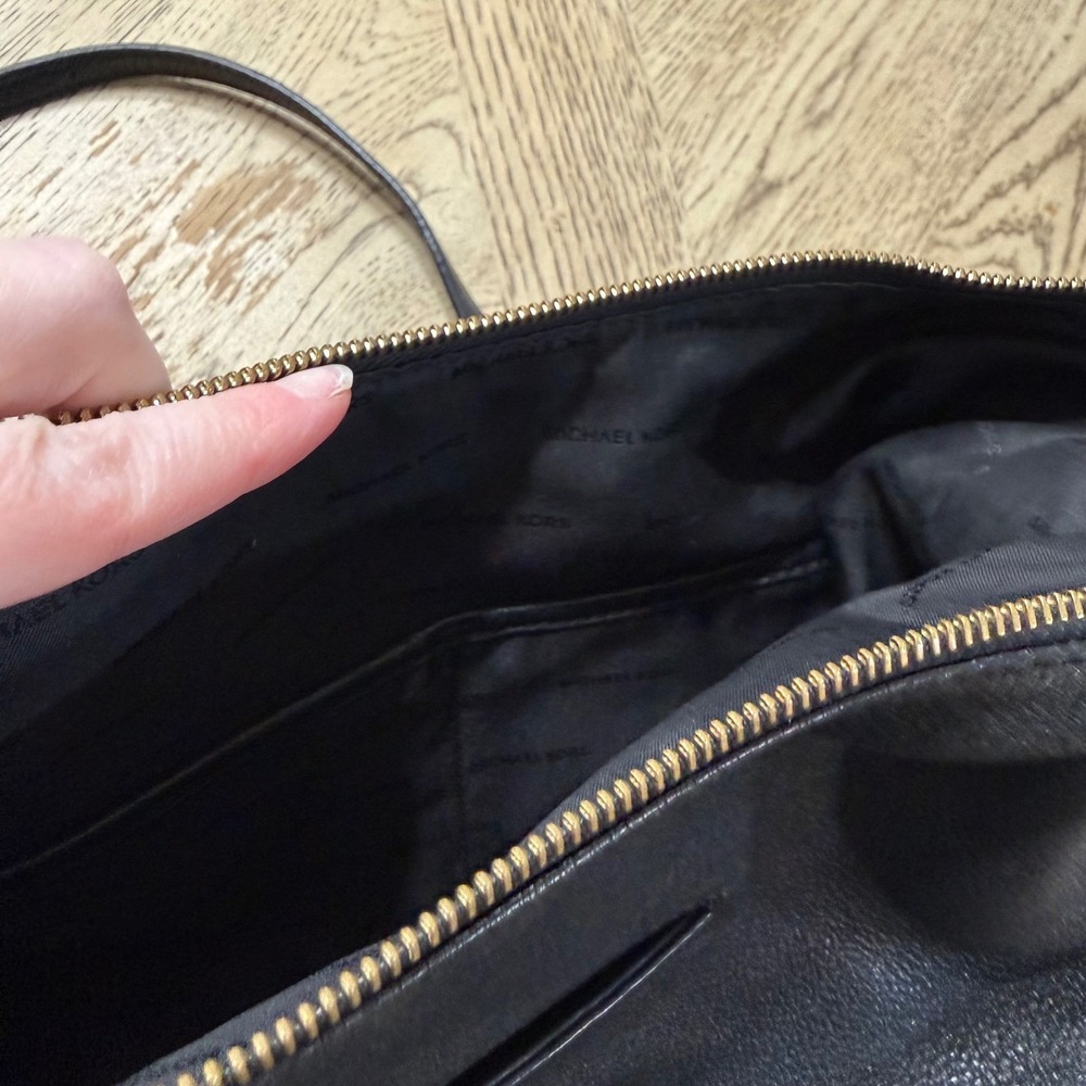 Michael‎ Kors Black Leather Hobo Shoulder Bag Gold Tone Hardware - Picture 14 of 16